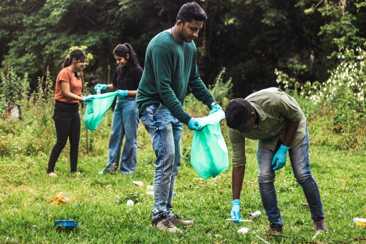 Clearing Yard Clutter: Sustainable Solutions for Waste-Free Outdoor Spaces